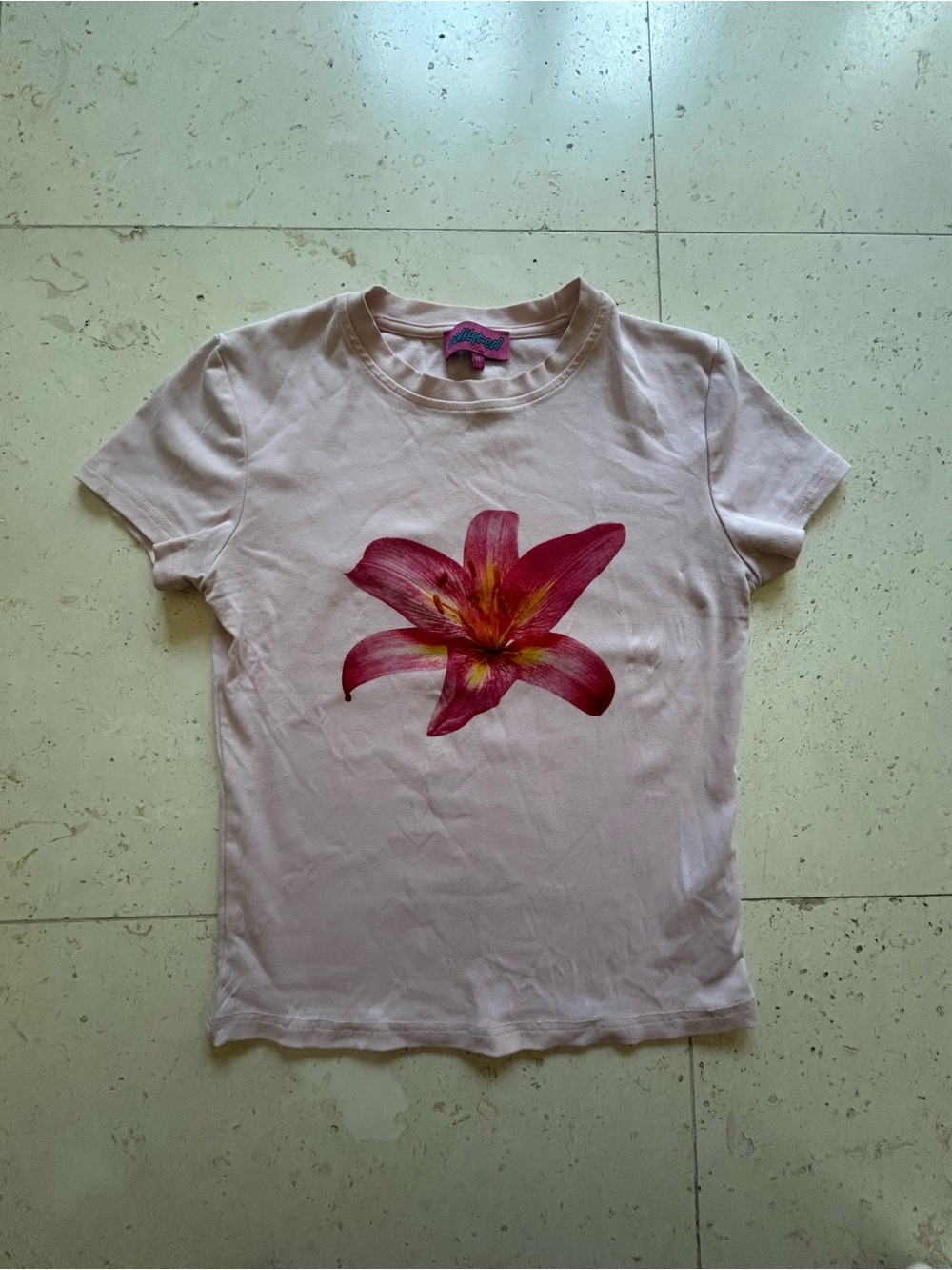 EDIKTED Floral Graphic Pink Women’s Crewneck Tee